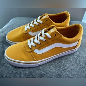 Mustard yellow ward skate vans